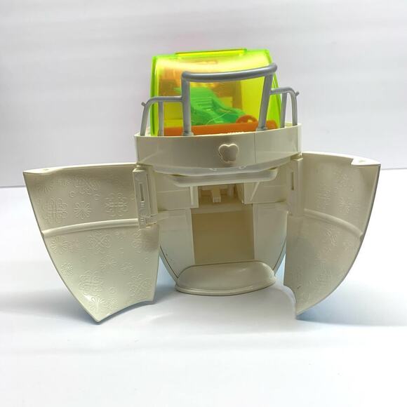 Polly Pocket Ultimate Party Boat 2008 Yacht Mattel
Toy Childhood Nostalgia - Picture 11 of 16